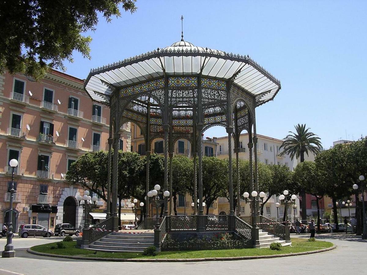 Stella Marina Stabia Acomodação com café da manhã Castellammare di Stabia Exterior foto